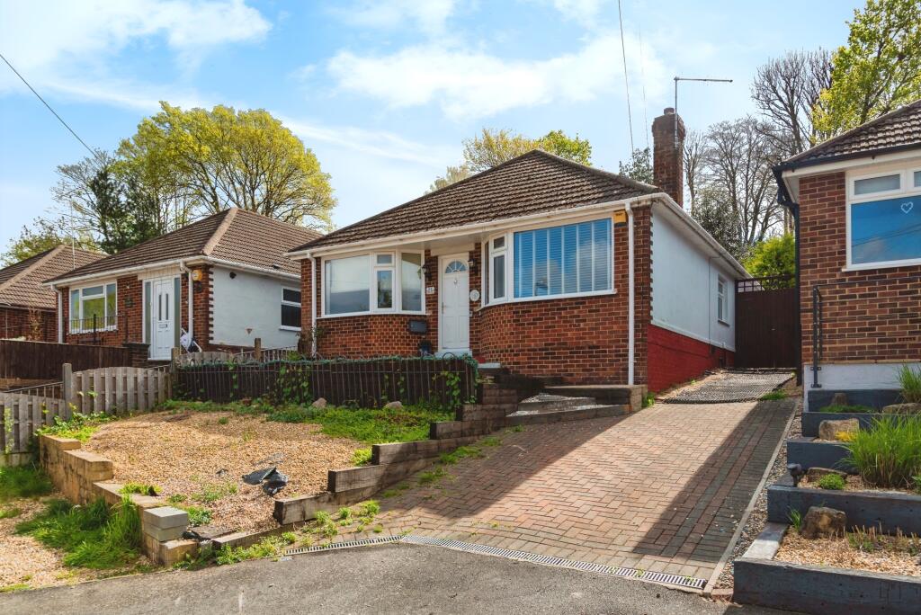 3 bedroom bungalow for sale in Exleigh Close, Southampton, Hampshire, SO18