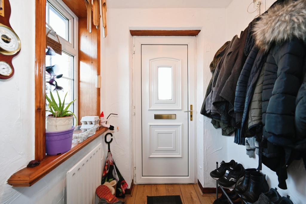 2 bedroom end of terrace house for sale in Belthorn Road, Belthorn, Blackburn, BB1