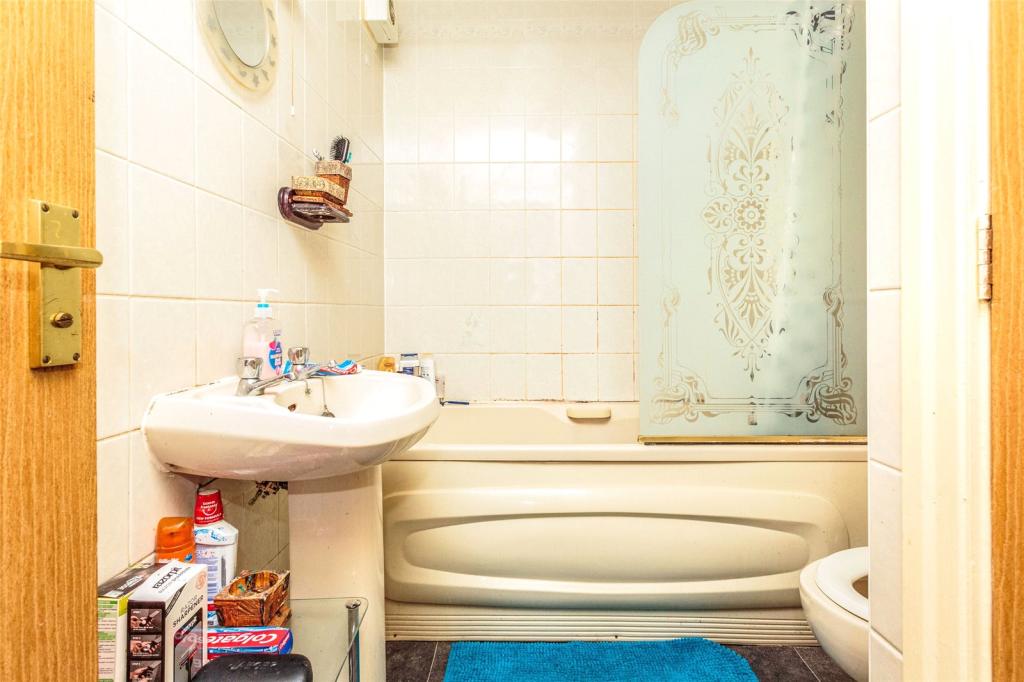 1 bedroom flat for sale in Greenfinch Court, Blackpool, Lancashire, FY3