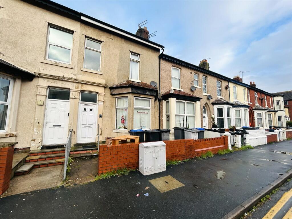 5 bedroom terraced house for sale in Milbourne Street, Blackpool