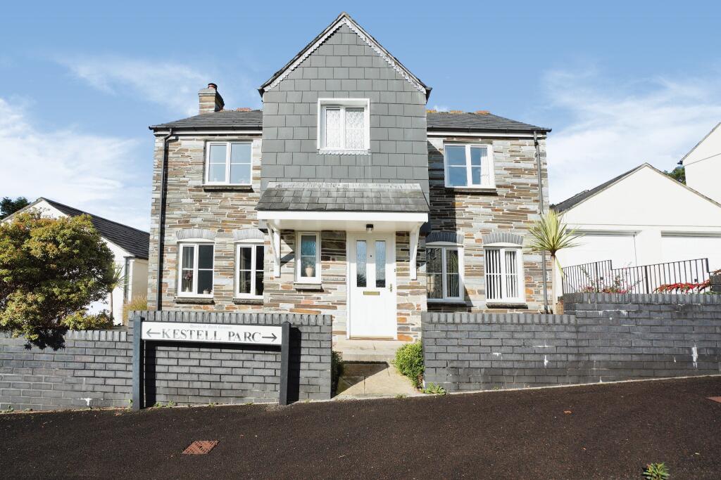 4 bedroom detached house for sale in Kestell Parc, Bodmin, Cornwall, PL31