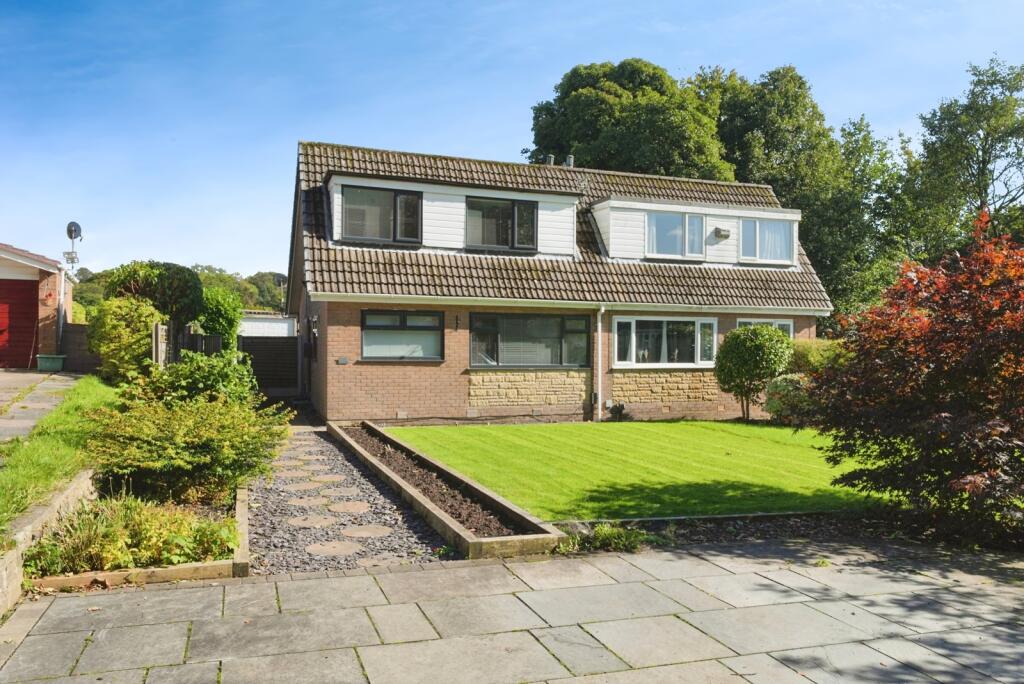 Main image of property: Bank Top Grove, Bolton, Greater Manchester, BL1