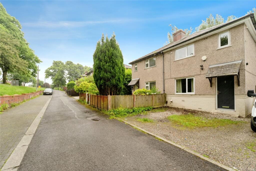 2 bedroom semidetached house for sale in Sycamore Avenue, Burnley