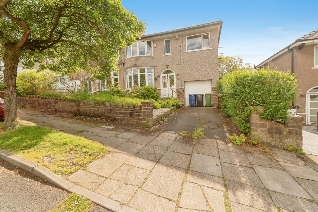 4 bedroom semidetached house for sale in Westbourne Avenue, Burnley