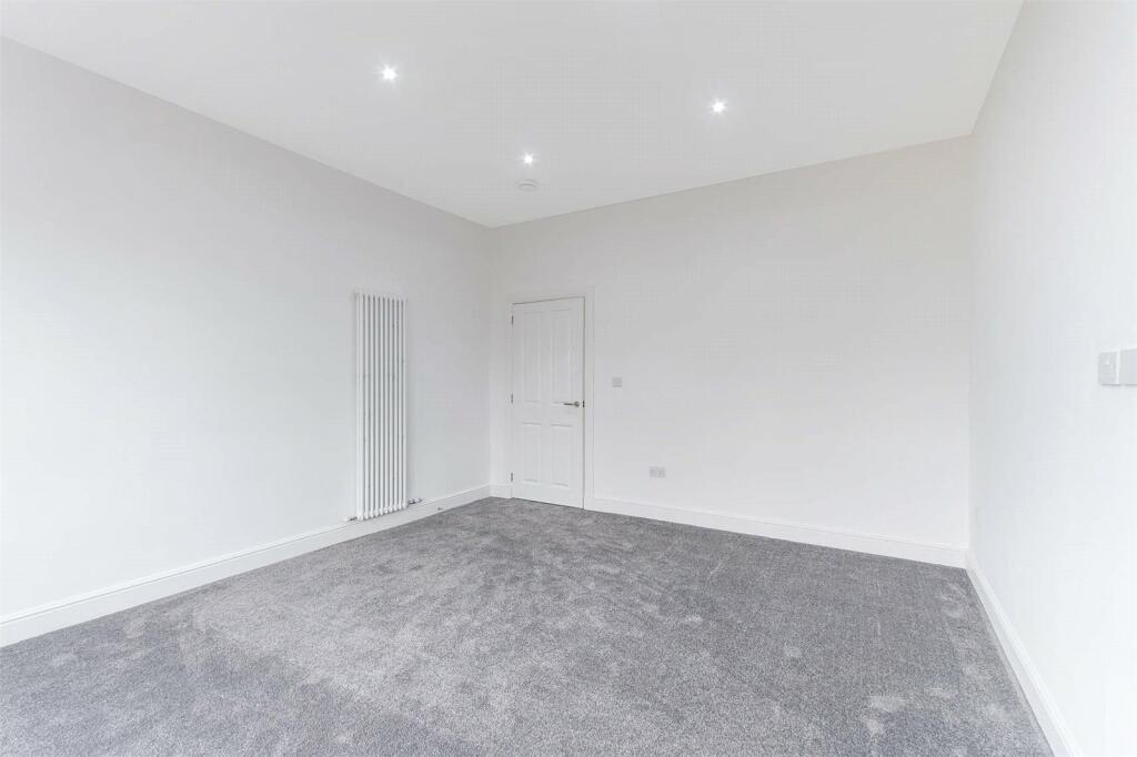 Studio flat for sale in McCallum Avenue, Rutherglen, Glasgow, G73