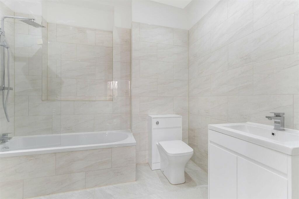 Studio flat for sale in McCallum Avenue, Rutherglen, Glasgow, G73