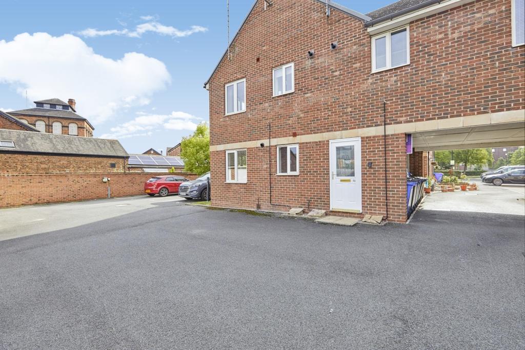 2 bedroom flat for sale in Caroline Court, BurtononTrent, DE14