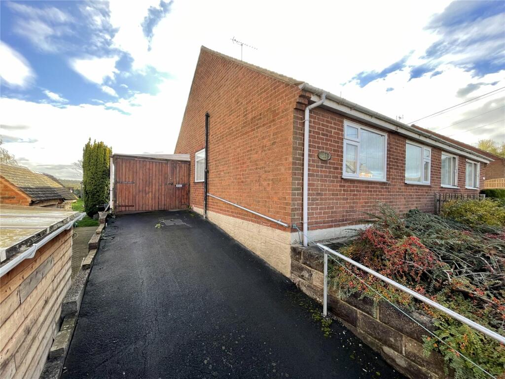 3 bedroom bungalow for sale in Mount Road, Castle Gresley, Swadlincote