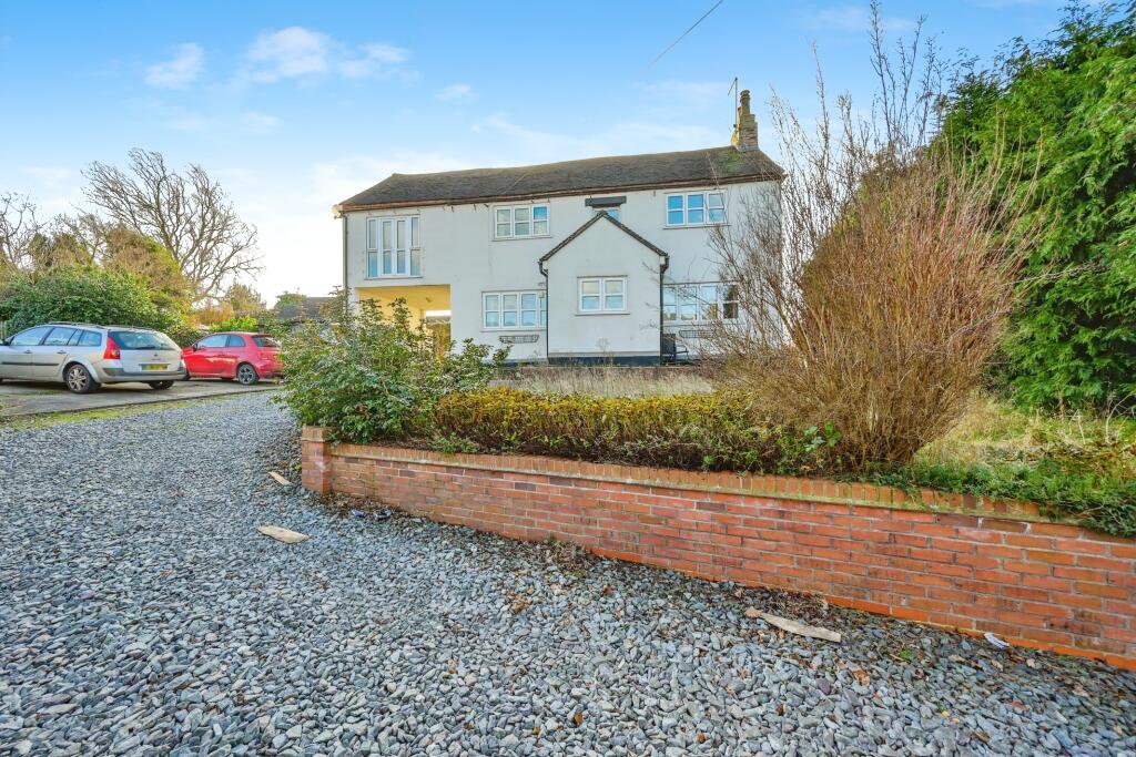 3 bedroom end of terrace house for sale in Linton Road, Castle Gresley