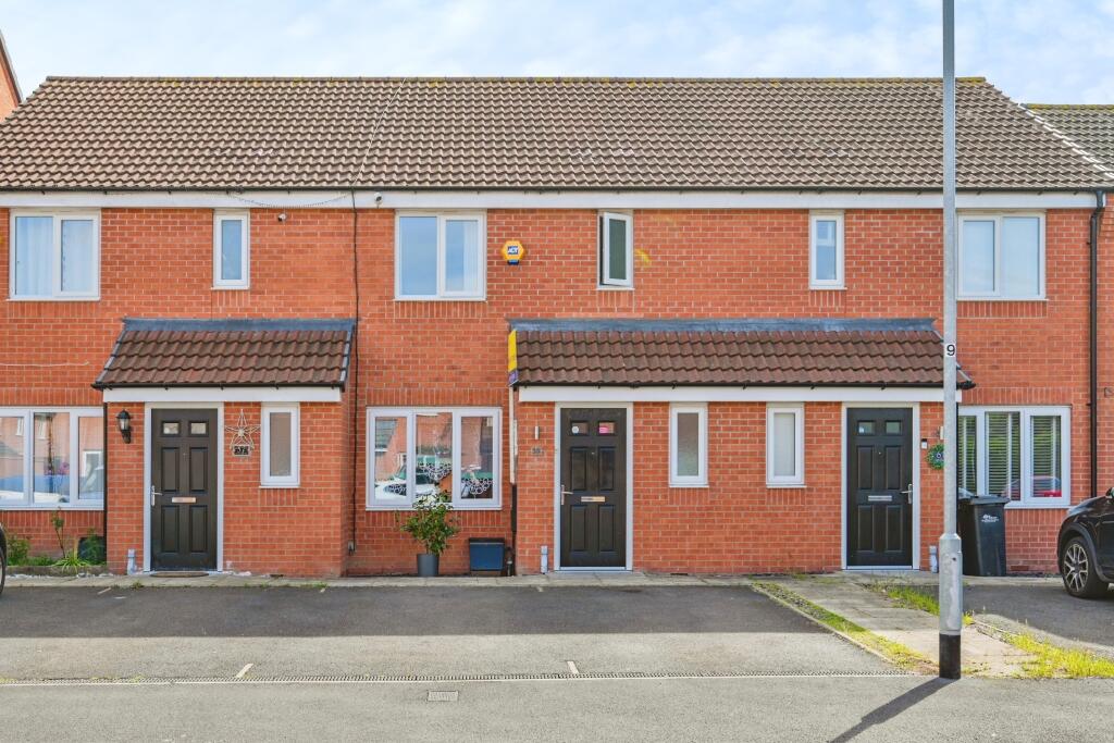 3 bedroom terraced house for sale in Upton Drive, BurtononTrent