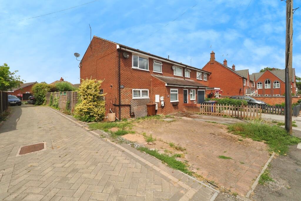Main image of property: Berry Hedge Lane, Burton-on-Trent, Staffordshire, DE15