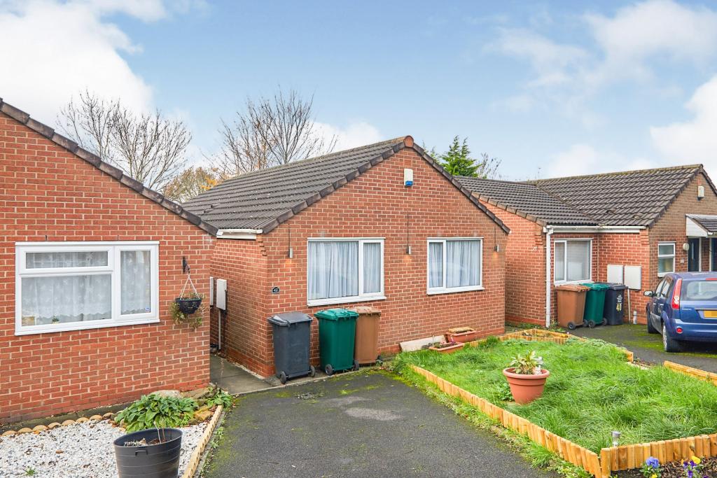 2 bedroom bungalow for sale in Rose Valley, Newhall, Swadlincote