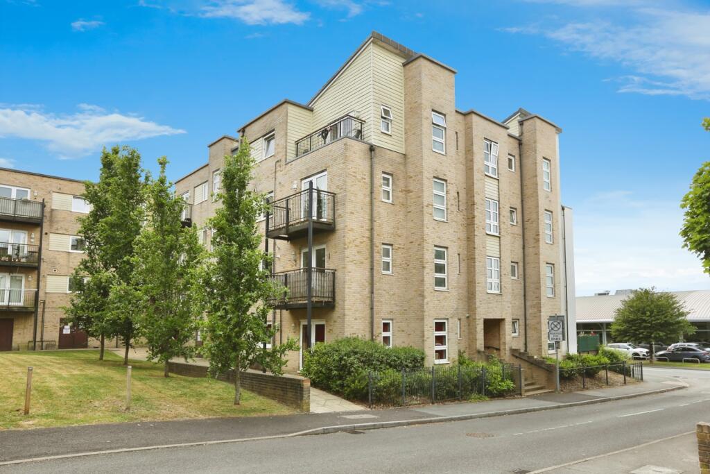 Main image of property: Hut Farm Place, Chandler's Ford, Eastleigh, Hampshire, SO53