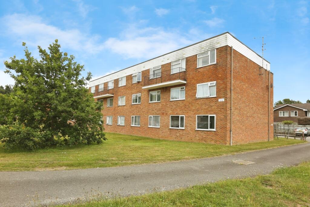 Main image of property: Bracken Crescent, Bishopstoke, Eastleigh, Hampshire, SO50