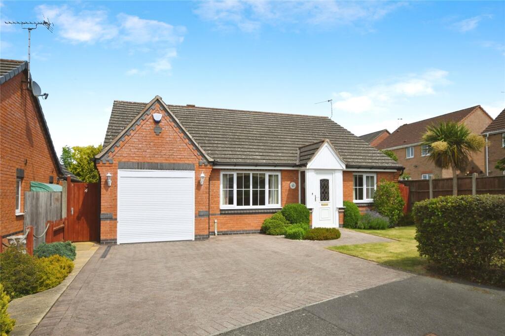 Main image of property: Ratcliffe Close, Chesterfield, Derbyshire, S41