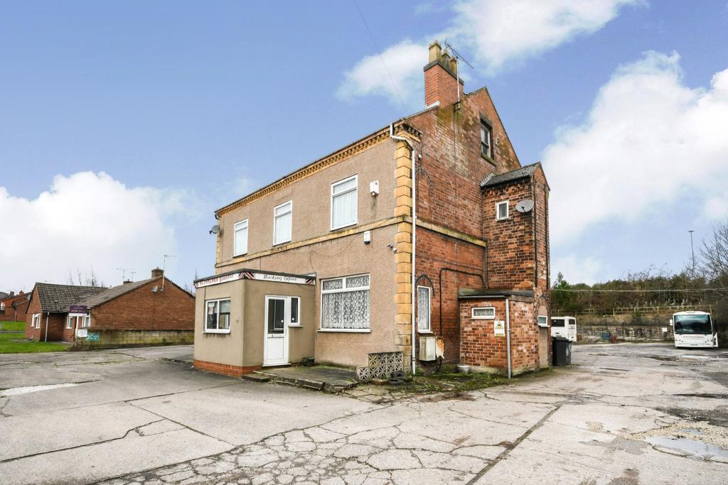 3 bedroom detached house for sale in Market Street, Clay Cross