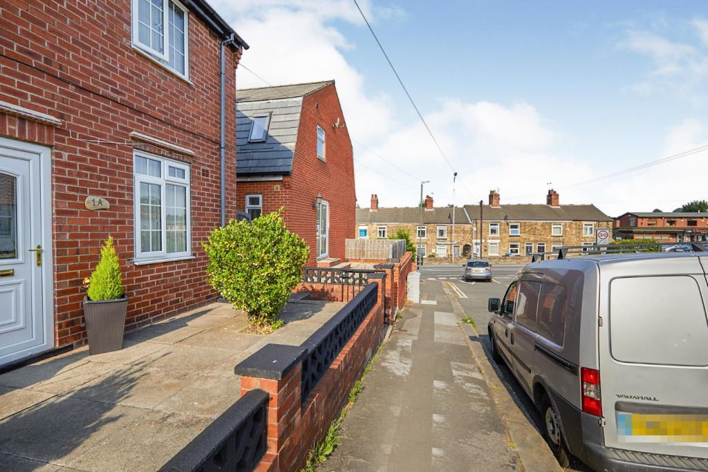 2 bedroom semidetached house for sale in Gloucester Road, Chesterfield