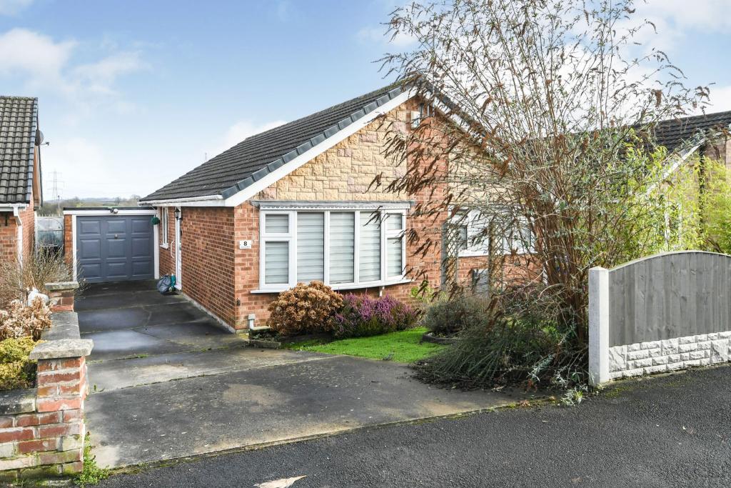3 bedroom bungalow for sale in Ashover Road, Inkersall, Chesterfield