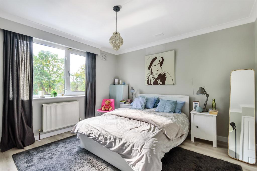 4 bedroom detached house for sale in Kevington Drive, Chislehurst, BR7