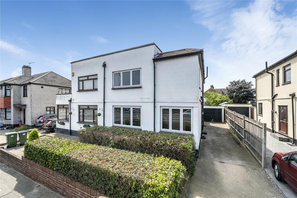 3 bedroom semidetached house for sale in Woodside Lane, Bexley, DA5