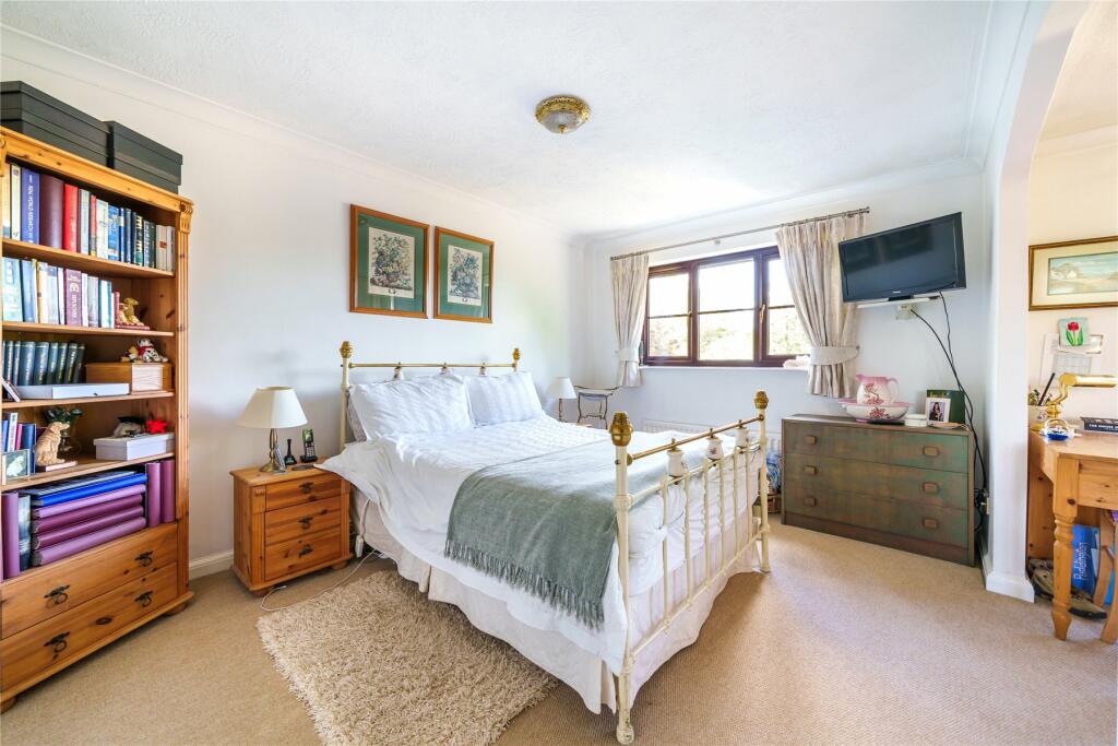 Additional property image - Holmbury Park, Bromley