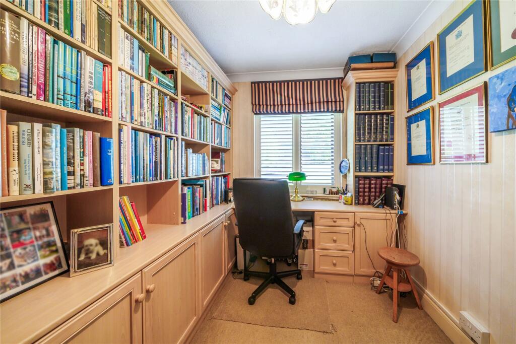 Additional property image - Holmbury Park, Bromley