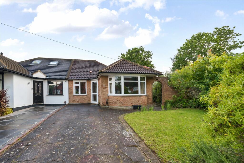 2 bedroom bungalow for sale in Downs Avenue, Chislehurst, BR7