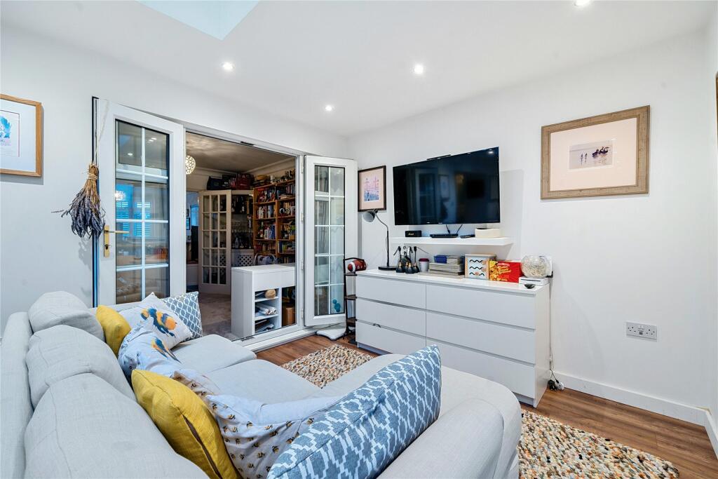 Additional property image - Bull Lane, Chislehurst