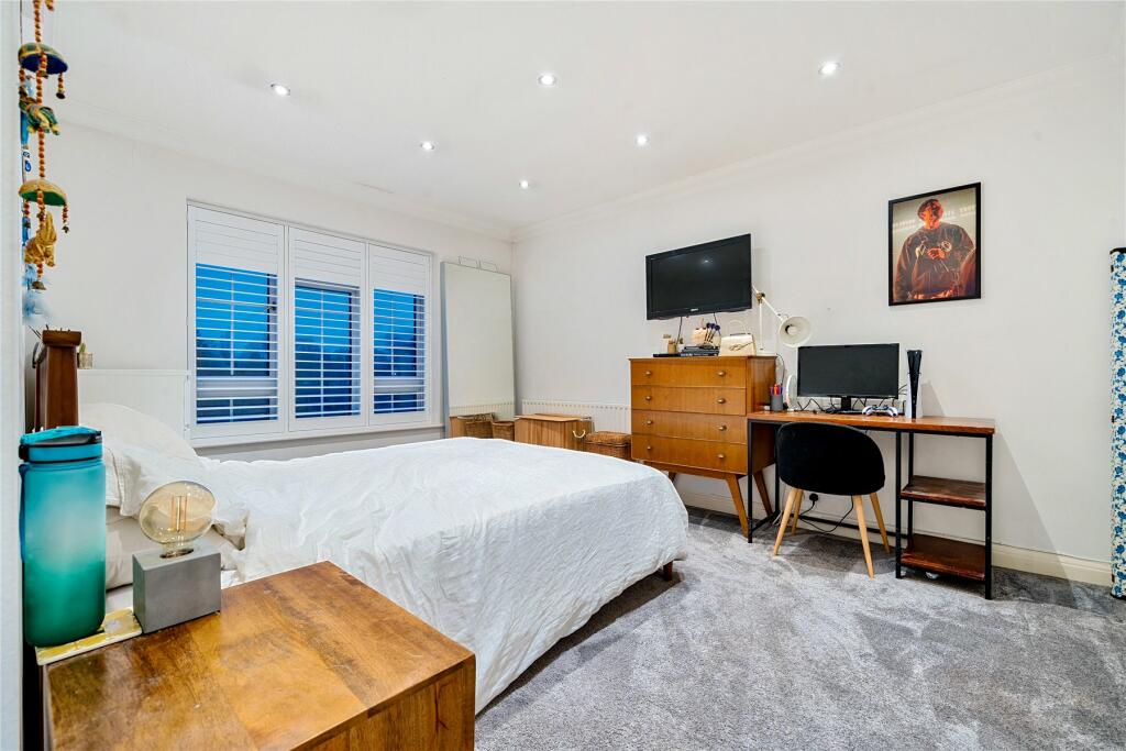 Additional property image - Bull Lane, Chislehurst