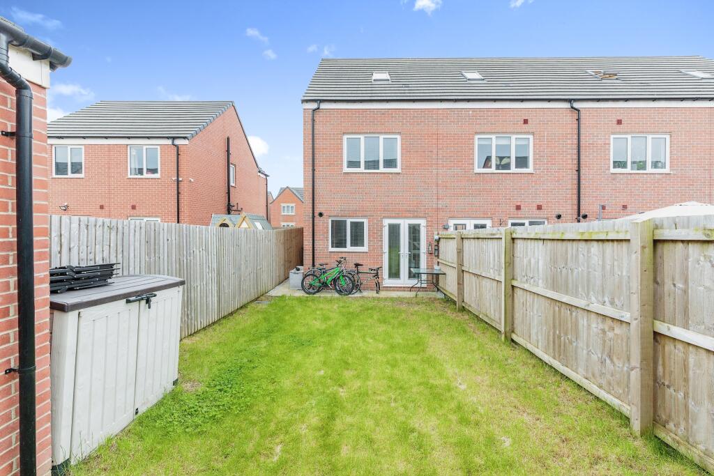 3 bedroom town house for sale in Moonstone Crescent, PoultonleFylde