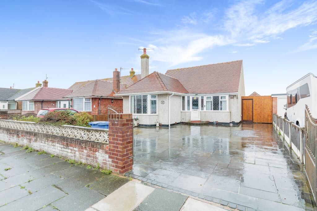 2 bedroom bungalow for sale in Lanefield Drive, ThorntonCleveleys