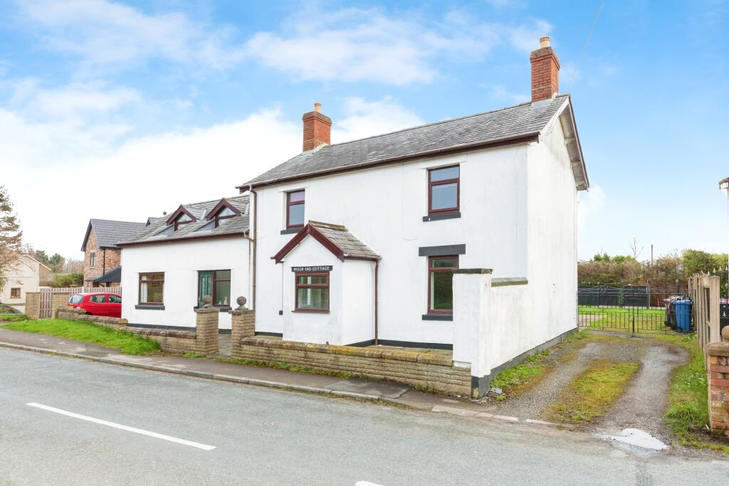 6 bedroom detached house for sale in Stricklands Lane, Stalmine