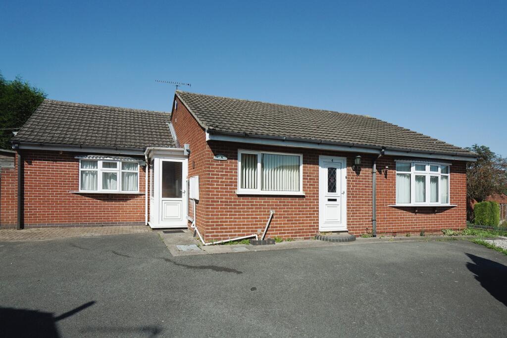 3 bedroom bungalow for sale in High Street, Ibstock, Leicestershire, LE67
