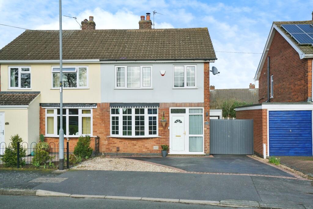 3 bedroom semidetached house for sale in Mickleden Green, Whitwick