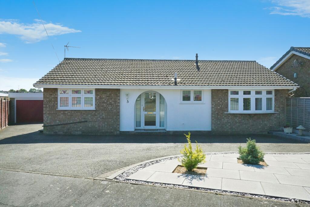 Main image of property: Chestnut Close, Ibstock, Leicestershire, LE67