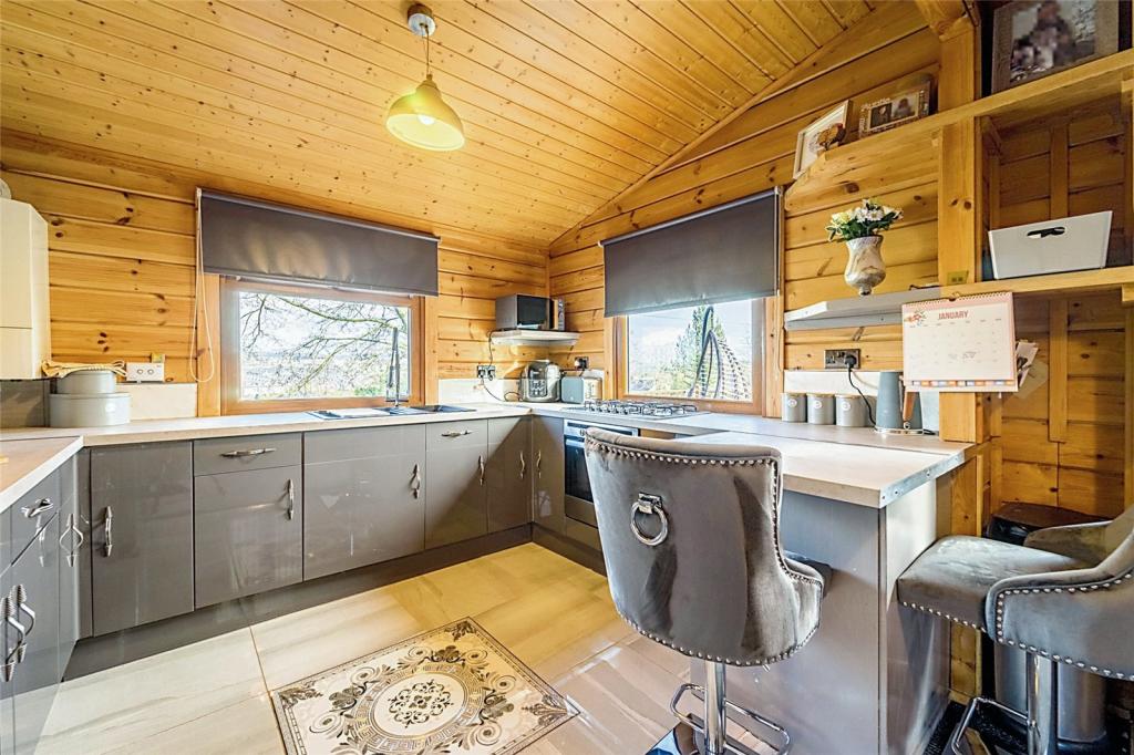 3 bedroom property for sale in Lenches Road, Colne, BB8