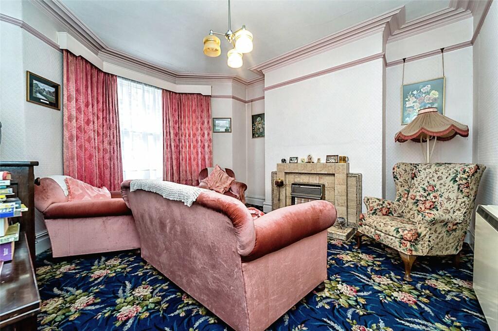 3 bedroom terraced house for sale in Brown Street East, Colne