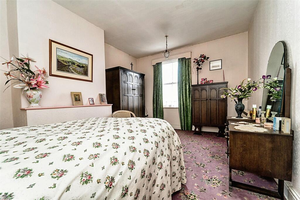 3 bedroom terraced house for sale in Brown Street East, Colne