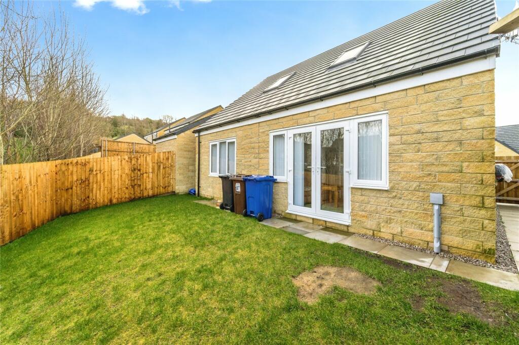 Additional property image - Tum Hill Close, Colne, BB8