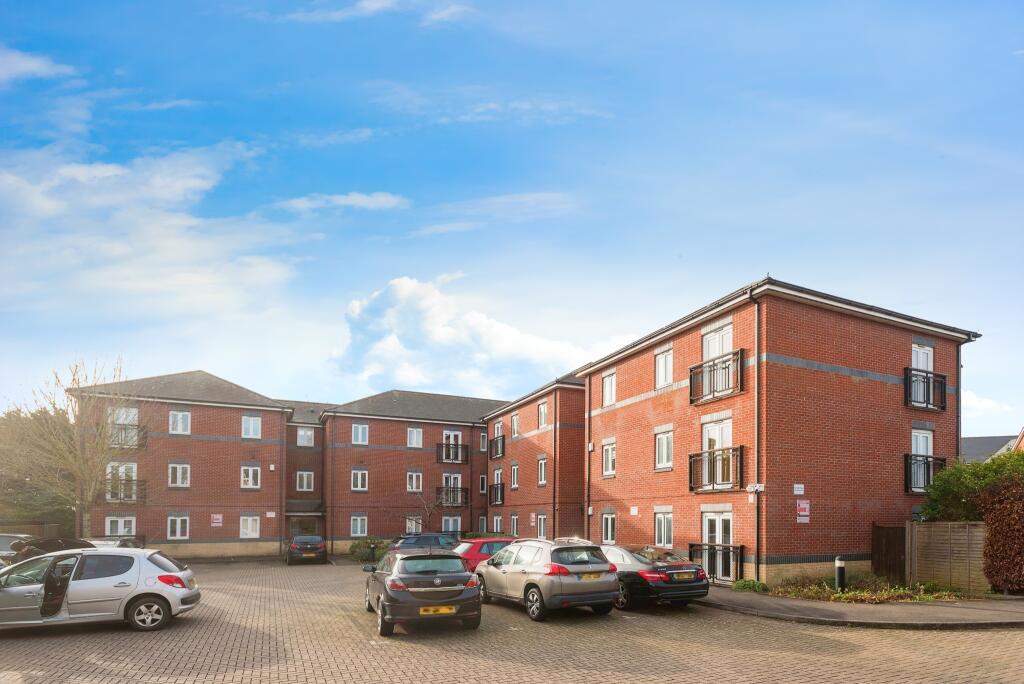 2 bedroom flat for sale in Brasenose Driftway, Oxford, Oxfordshire, OX4