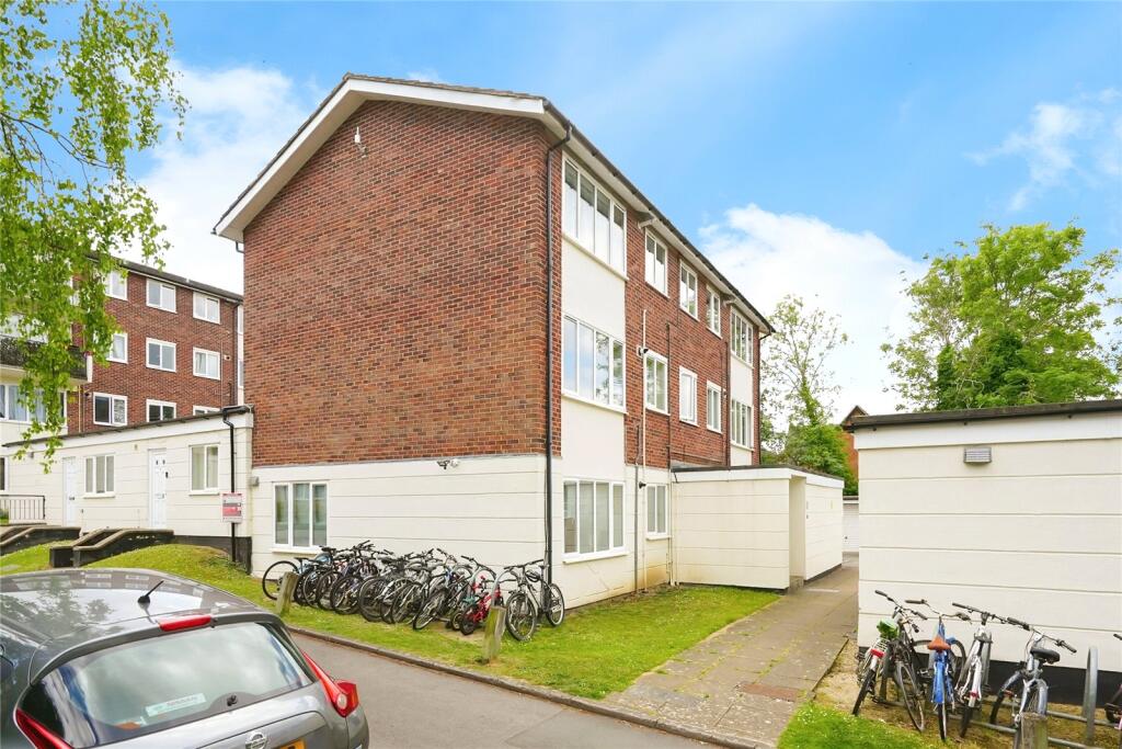 Main image of property: Lizmans Court, Silkdale Close, Oxford, Oxfordshire, OX4