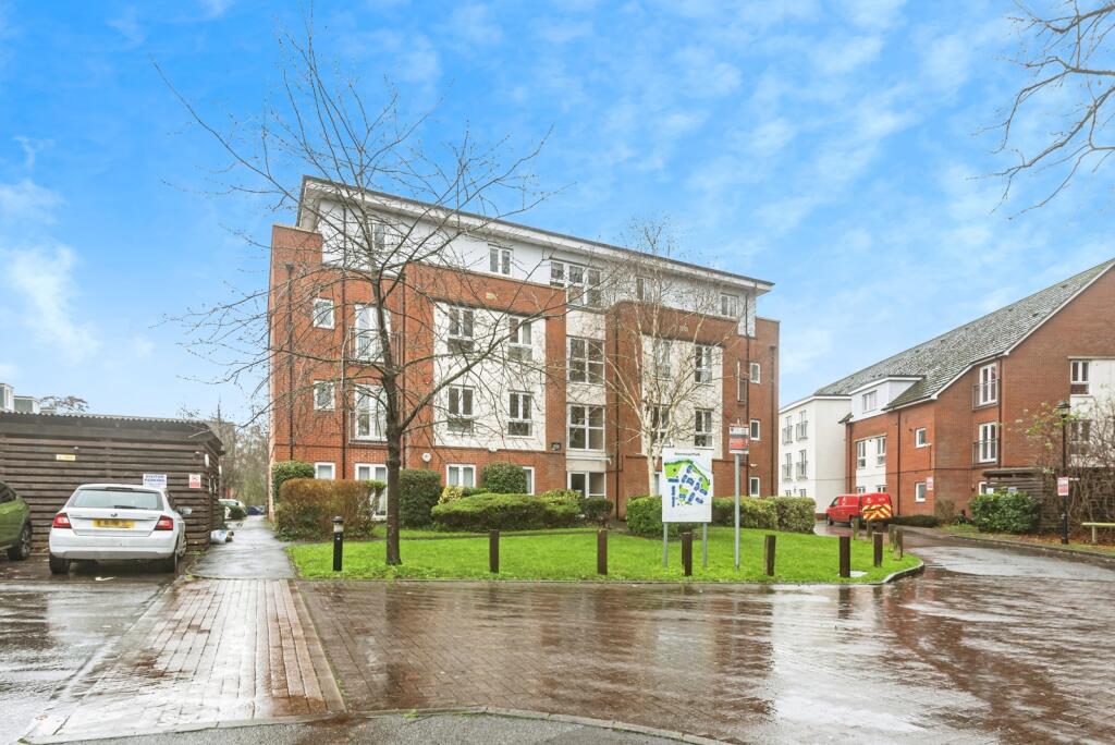 Main image of property: Gordon Woodward Way, Oxford, Oxfordshire, OX1