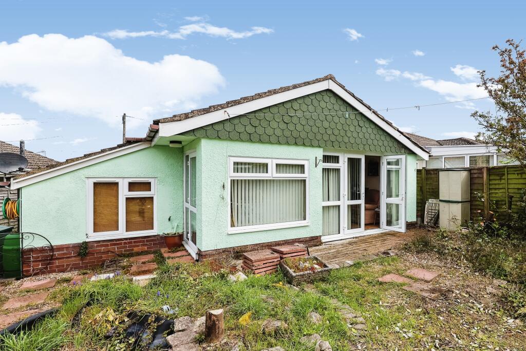3 bedroom bungalow for sale in Francis Road, Horndean, Waterlooville