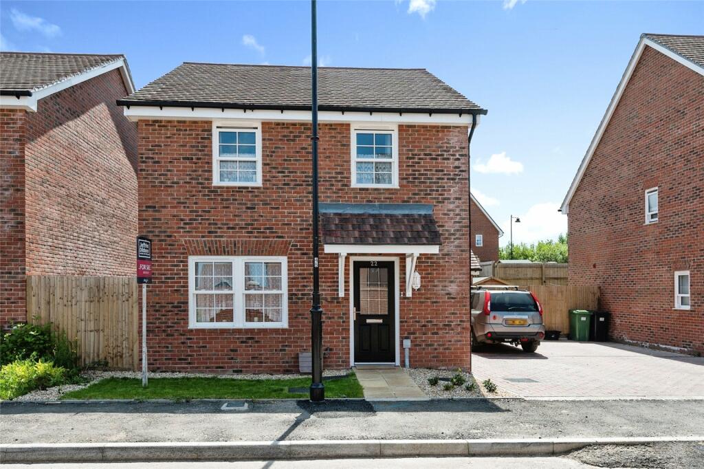 4 bedroom detached house for sale in Pakenham Road, Waterlooville
