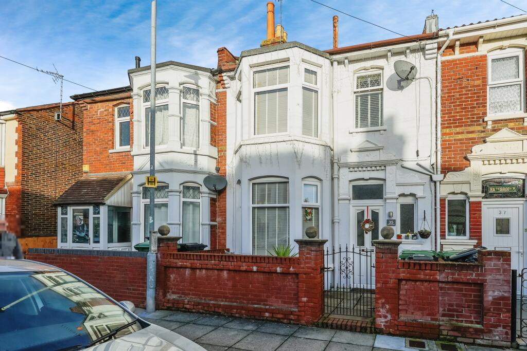 3 bedroom terraced house for sale in Hewett Road, Portsmouth, Hampshire, PO2