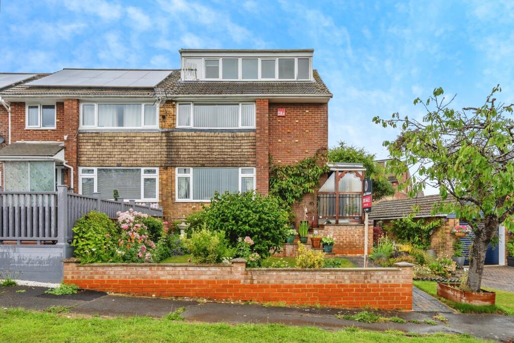 Main image of property: Deep Dell, Waterlooville, Hampshire, PO8