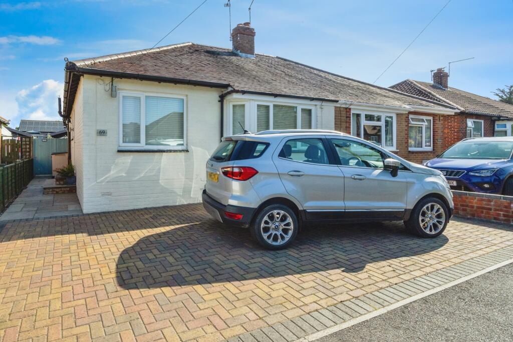 Main image of property: Linda Grove, Waterlooville, Hampshire, PO8