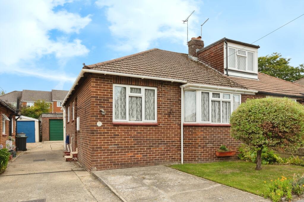 Main image of property: Linda Grove, Waterlooville, Hampshire, PO8