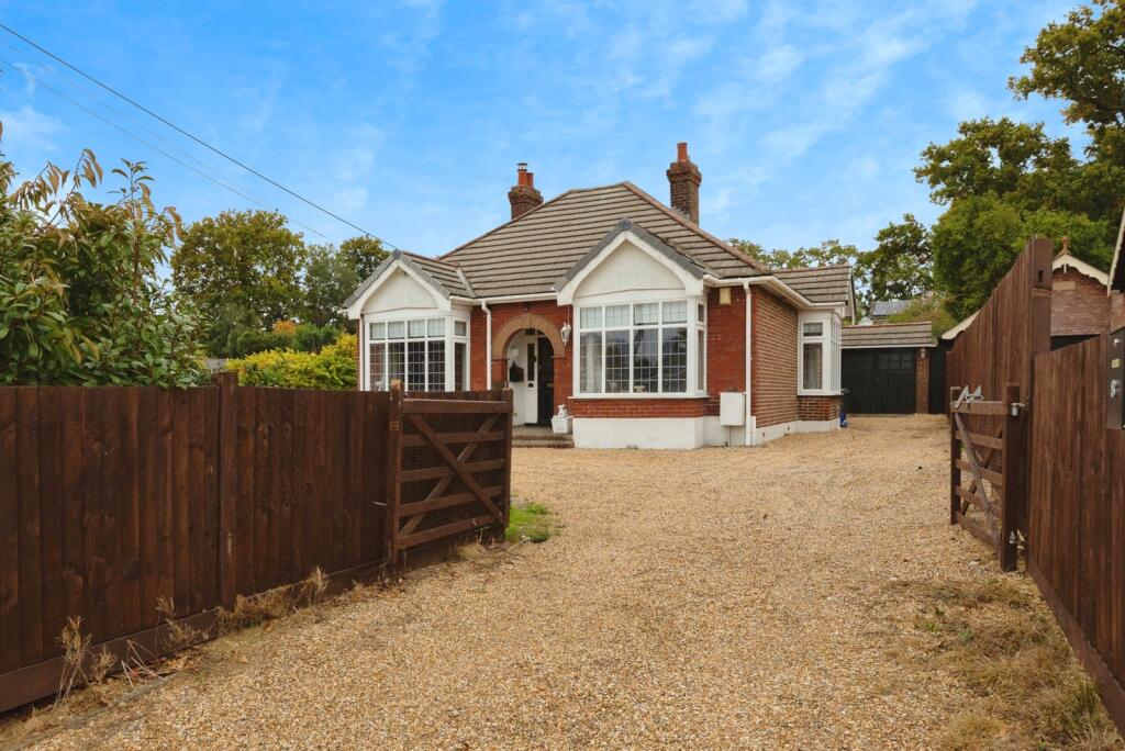 Main image of property: Lovedean Lane, WATERLOOVILLE, Hampshire, PO8