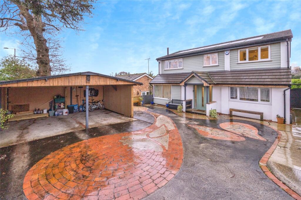 Main image of property: Bowers Close, WATERLOOVILLE, Hampshire, PO8